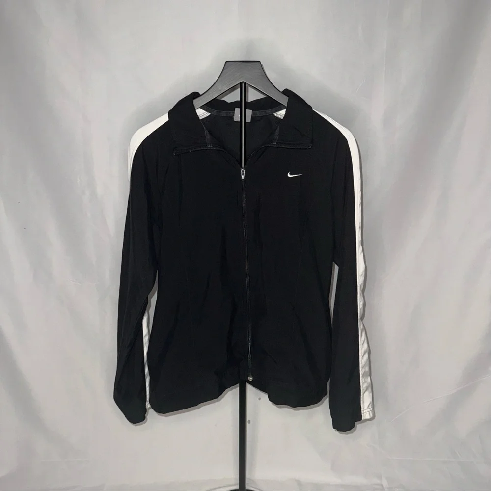Nike Women’s Black Zip-Up Jacket with White Stripe – Size Large GUC (See Defect)